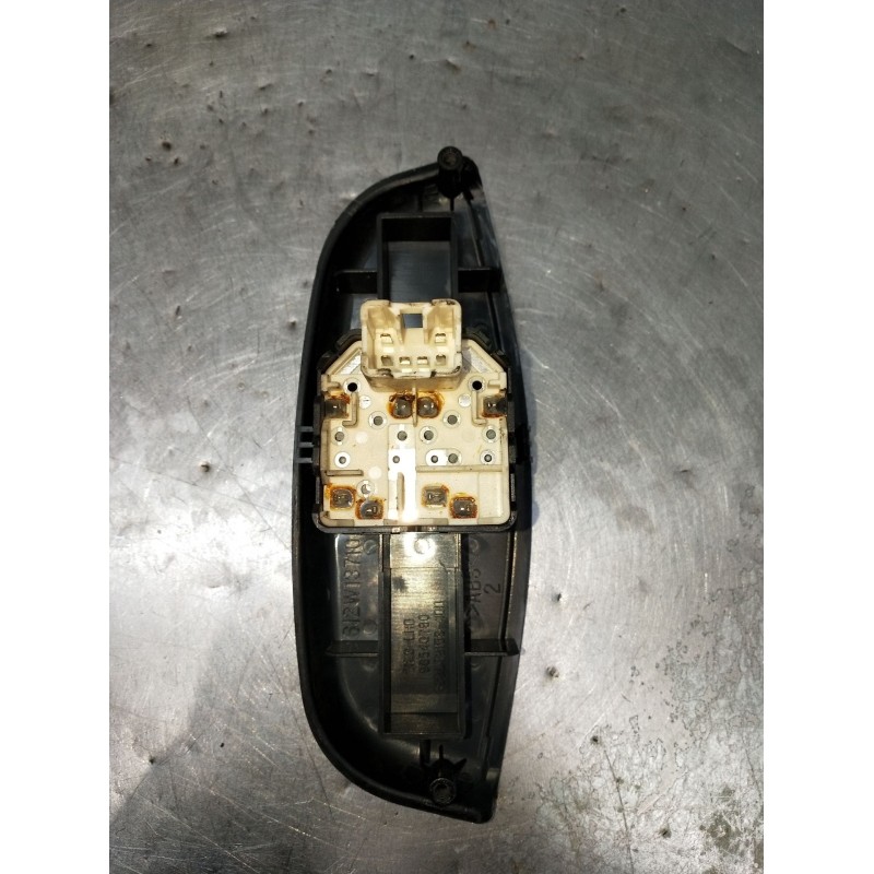 Recambio de mando elevalunas delantero izquierdo para daewoo kalos (klas) 1.4 referencia OEM IAM 621W04750 5P 2002