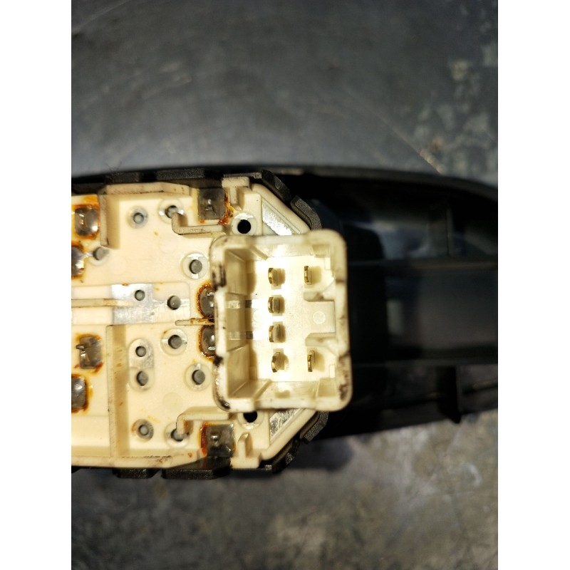 Recambio de mando elevalunas delantero izquierdo para daewoo kalos (klas) 1.4 referencia OEM IAM 621W04750 5P 2002