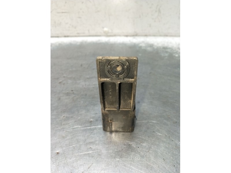 Recambio de caja precalentamiento para citroën c4 i (lc_) 1.6 hdi referencia OEM IAM 9640469680 51252002 2006