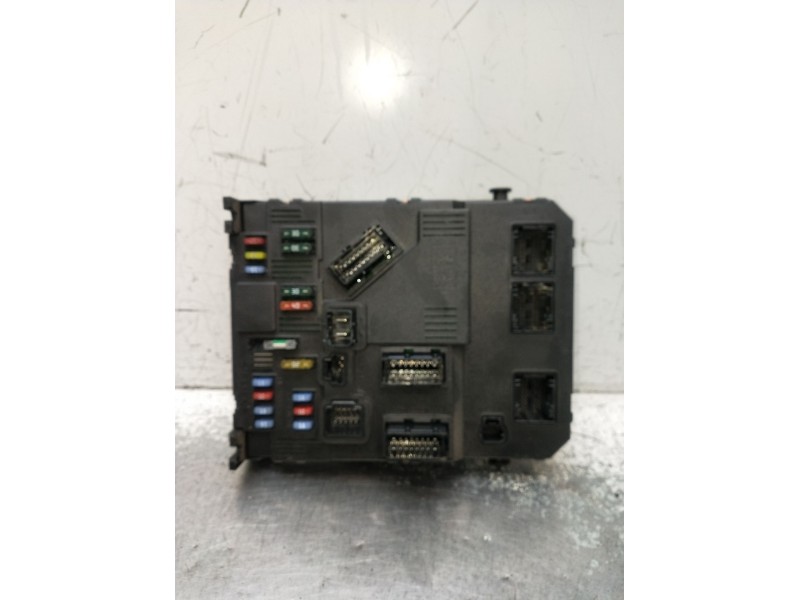 Recambio de caja reles / fusibles para citroën xsara picasso (n68) 2.0 hdi referencia OEM IAM 9653667580 BSIE0100 2004