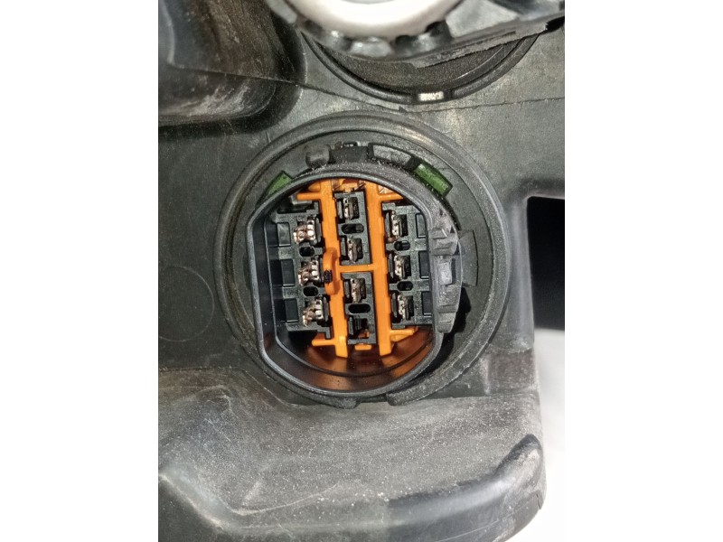 Recambio de faro izquierdo para kia carens iv 1.7 crdi referencia OEM IAM   2013