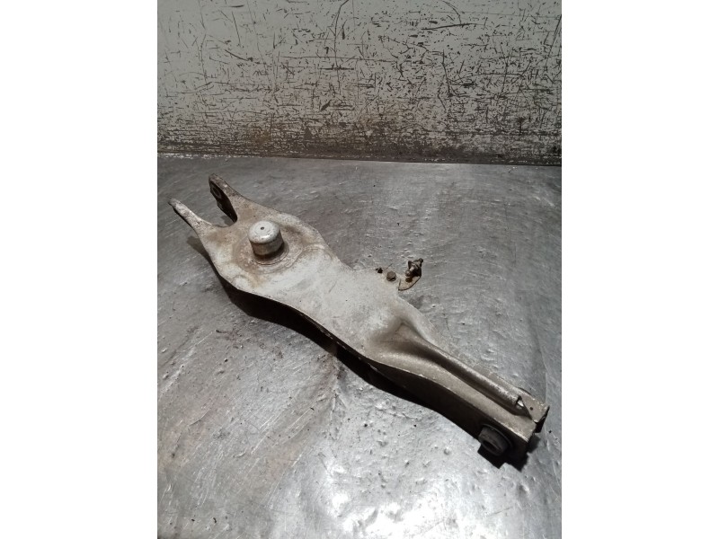 Recambio de brazo suspension inferior trasero izquierdo para saab 9-3 (ys3f, e79, d79, d75) 1,8t referencia OEM IAM  08 POSTERIO