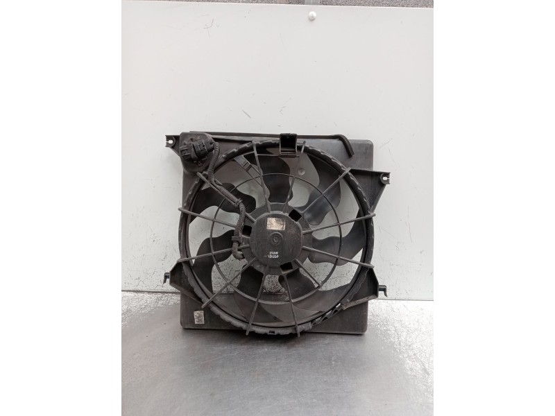 Recambio de electroventilador para kia carens iv 1.7 crdi referencia OEM IAM   2013