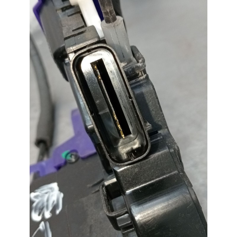 Recambio de motor cierre centralizado trasero derecho para kia carens iv 1.7 crdi referencia OEM IAM 81420A4030  2013 5P
