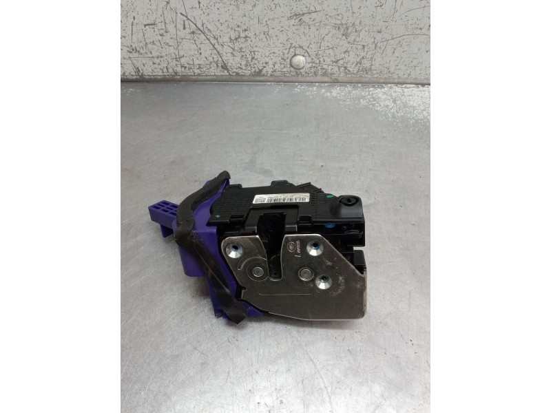 Recambio de motor cierre centralizado trasero izquierdo para kia carens iv 1.7 crdi referencia OEM IAM 81410A4030  2013 5P