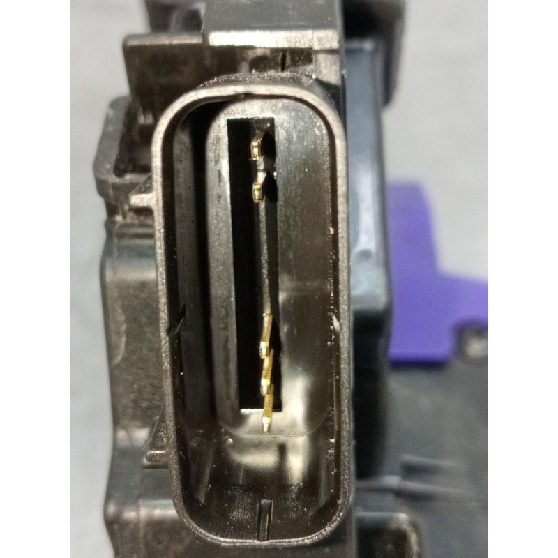 Recambio de motor cierre centralizado trasero izquierdo para kia carens iv 1.7 crdi referencia OEM IAM 81410A4030  2013 5P