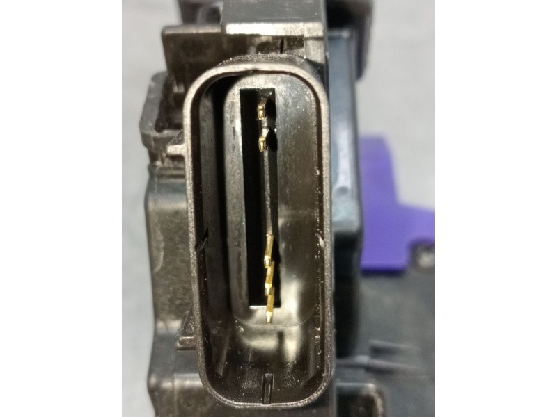 Recambio de motor cierre centralizado trasero izquierdo para kia carens iv 1.7 crdi referencia OEM IAM 81410A4030  2013 5P