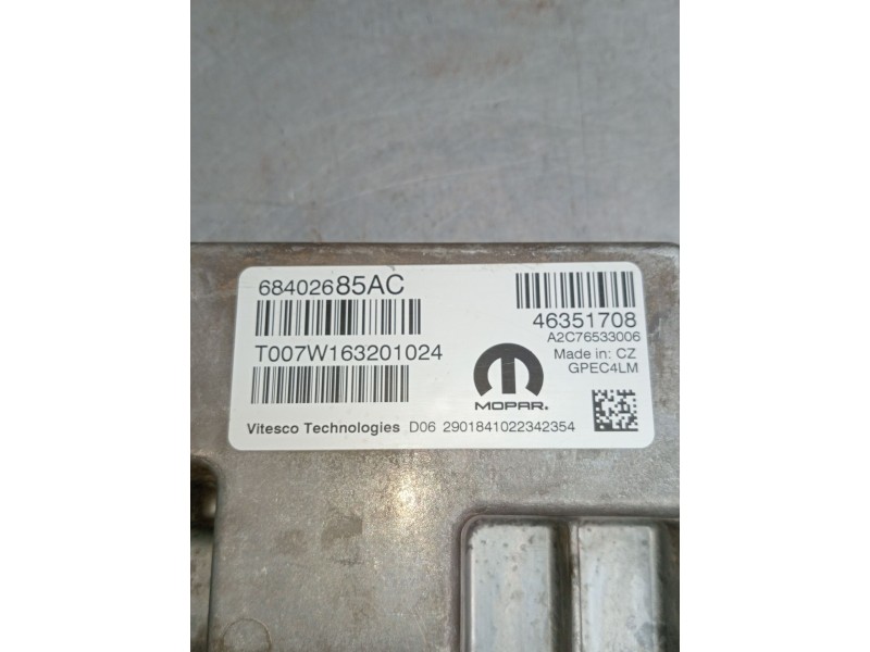 Recambio de centralita motor uce para jeep renegade referencia OEM IAM 68402685AC 46351708 A2C76533006 2021