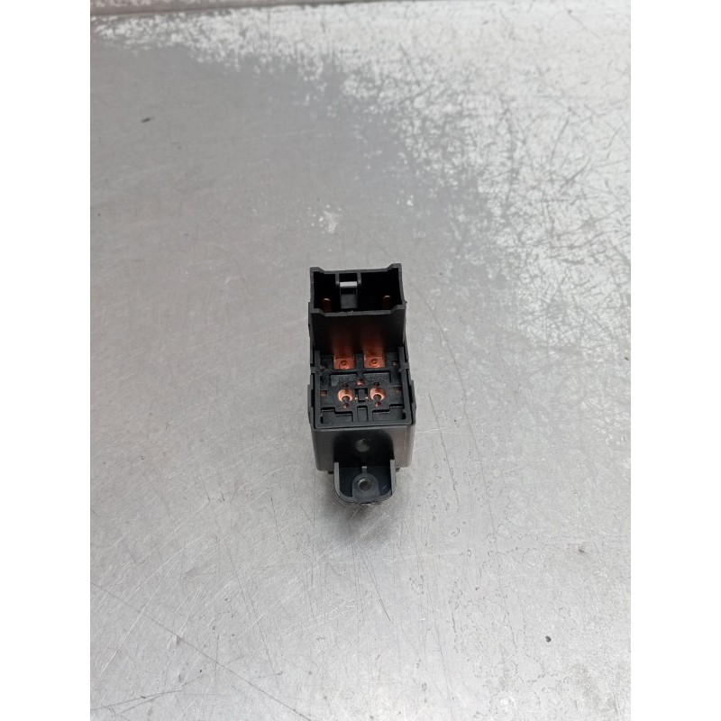 Recambio de mando elevalunas delantero derecho para kia carens iv 1.7 crdi referencia OEM IAM 93580A4010  2013 5P