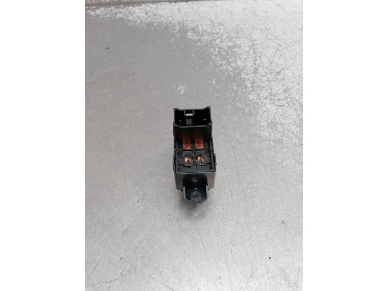 Recambio de mando elevalunas delantero derecho para kia carens iv 1.7 crdi referencia OEM IAM 93580A4010  2013 5P