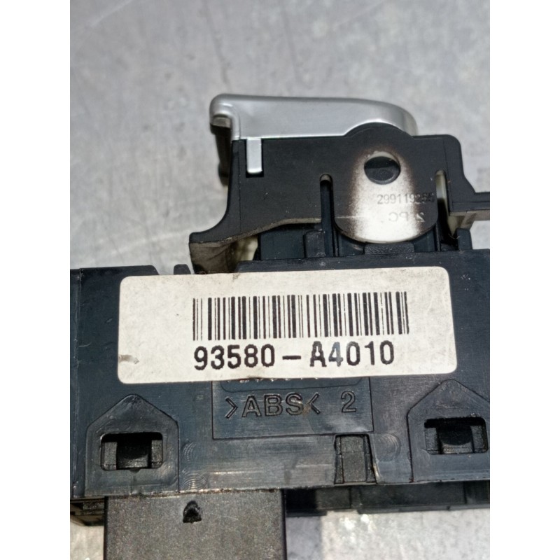 Recambio de mando elevalunas delantero derecho para kia carens iv 1.7 crdi referencia OEM IAM 93580A4010  2013 5P