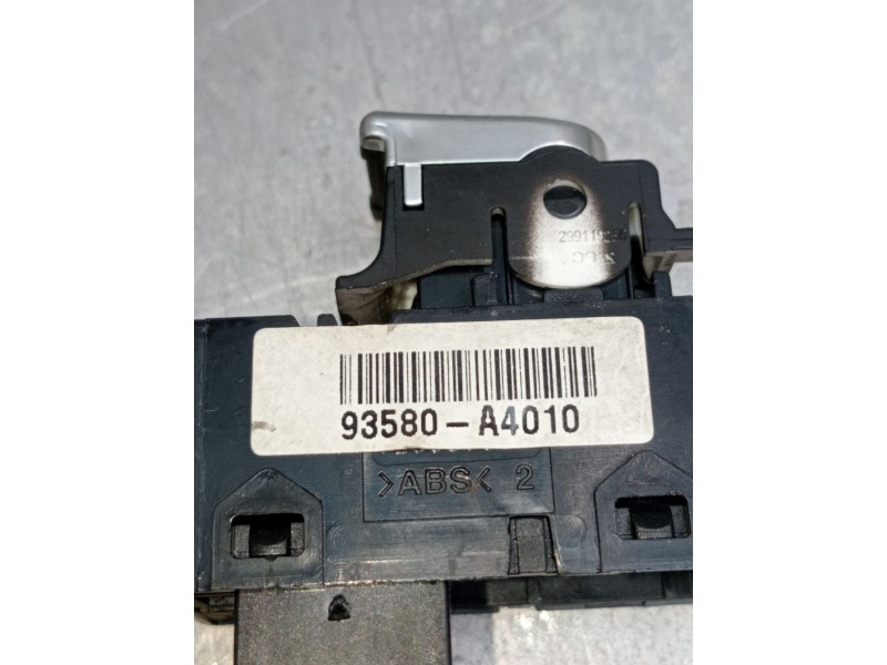 Recambio de mando elevalunas delantero derecho para kia carens iv 1.7 crdi referencia OEM IAM 93580A4010  2013 5P