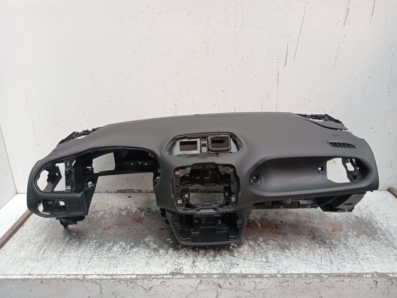 Recambio de salpicadero para jeep renegade referencia OEM IAM   2021