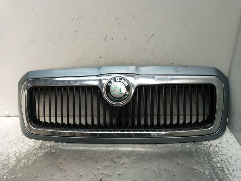 Recambio de rejilla delantera para skoda octavia i (1u2) 1.6 referencia OEM IAM   2000