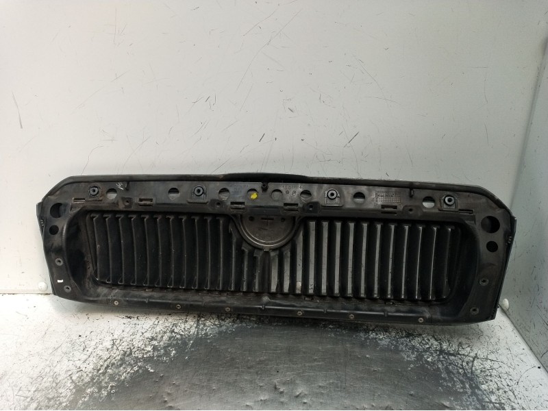 Recambio de rejilla delantera para skoda octavia i (1u2) 1.6 referencia OEM IAM   2000