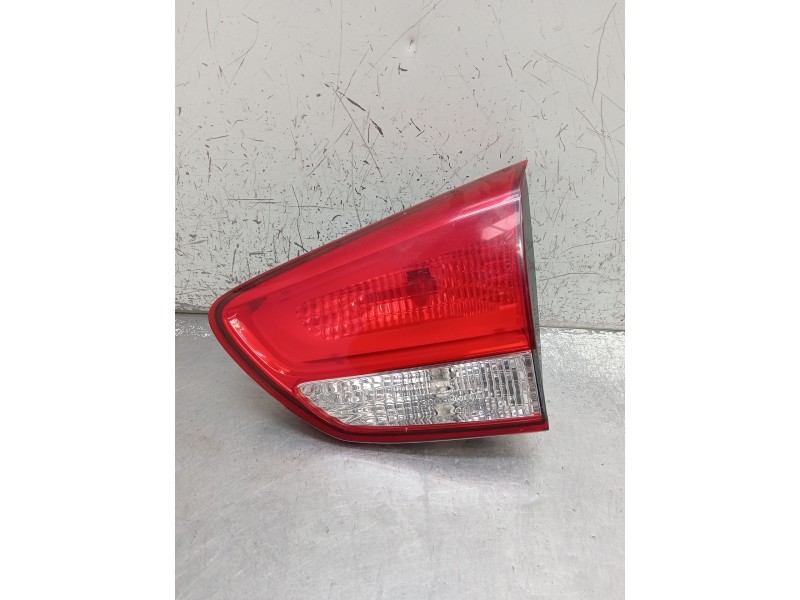 Recambio de piloto trasero derecho interior para kia carens iv 1.7 crdi referencia OEM IAM   2013