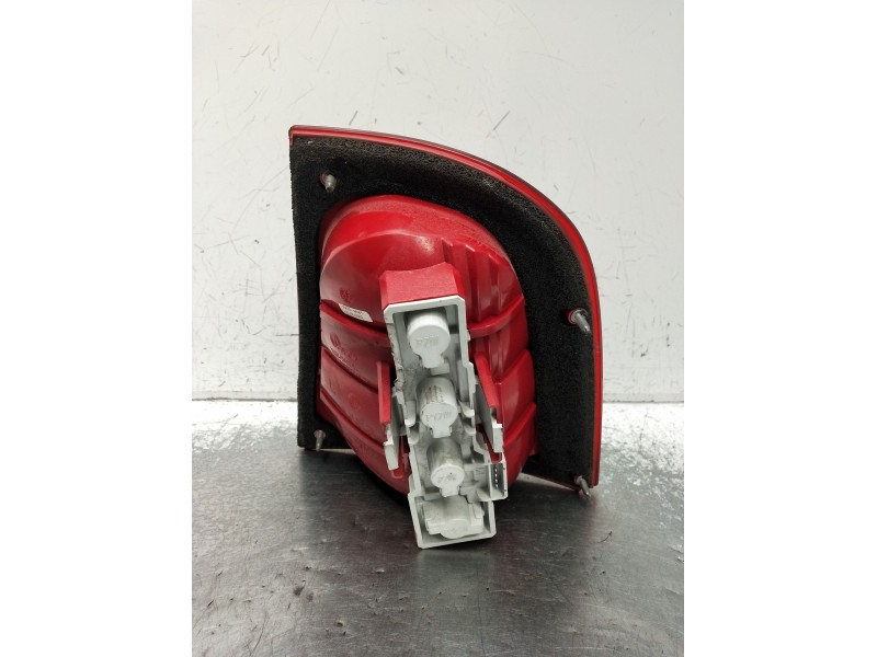 Recambio de piloto trasero izquierdo para skoda octavia i (1u2) 1.6 referencia OEM IAM   2000