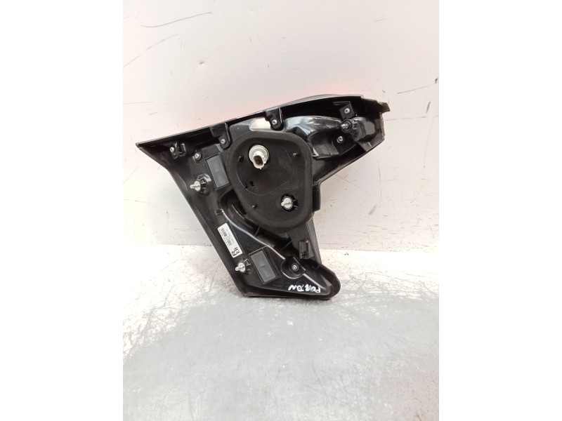 Recambio de piloto trasero derecho interior para toyota c-hr (_x1_) 1.8 hybrid (zyx10_, zyx11_) referencia OEM IAM 81580F4010  