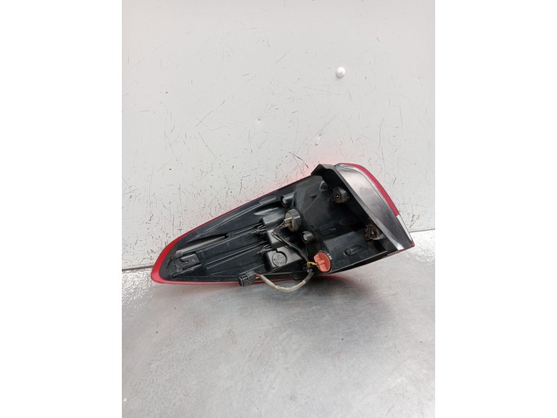 Recambio de piloto trasero derecho para kia carens iv 1.7 crdi referencia OEM IAM   2013