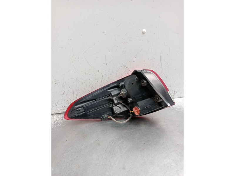 Recambio de piloto trasero derecho para kia carens iv 1.7 crdi referencia OEM IAM   2013