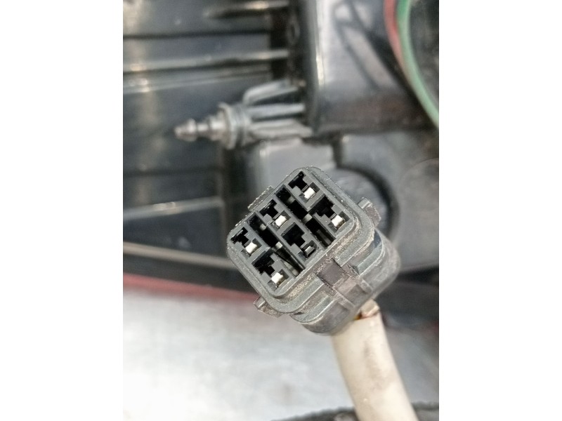 Recambio de piloto trasero derecho para kia carens iv 1.7 crdi referencia OEM IAM   2013