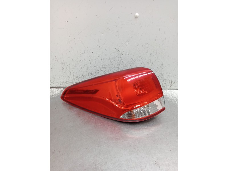 Recambio de piloto trasero izquierdo para kia carens iv 1.7 crdi referencia OEM IAM   2013