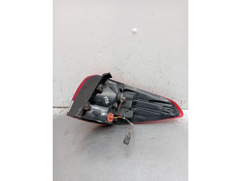 Recambio de piloto trasero izquierdo para kia carens iv 1.7 crdi referencia OEM IAM   2013