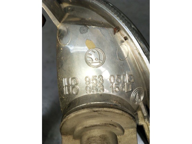 Recambio de piloto delantero derecho para skoda octavia i (1u2) 1.6 referencia OEM IAM 1U0953050C 1U0953156D 2000