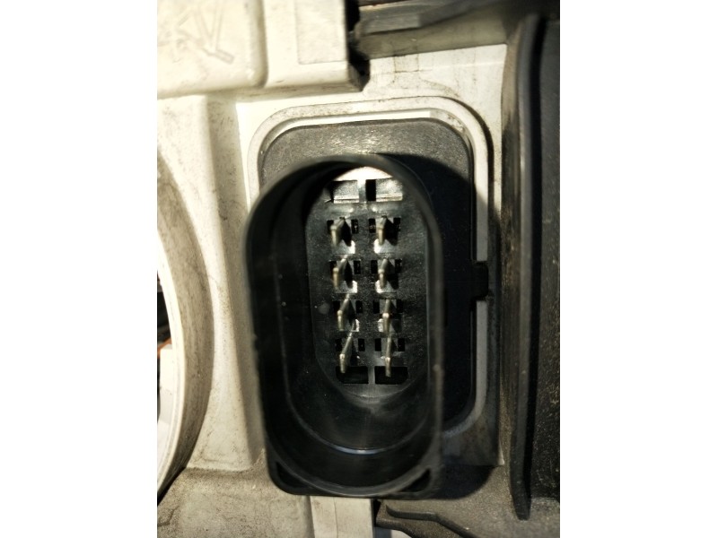 Recambio de faro izquierdo para skoda octavia i (1u2) 1.6 referencia OEM IAM 1U1941015E  2000