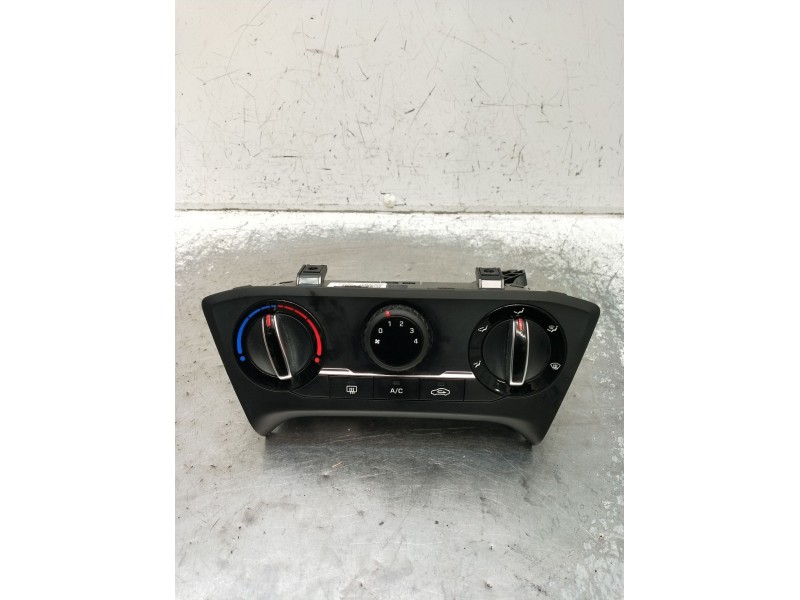 Recambio de mando calefaccion / aire acondicionado para hyundai i20 ii (gb, ib) 1.2 referencia OEM IAM 97250C8011 C500ALEEB 2014