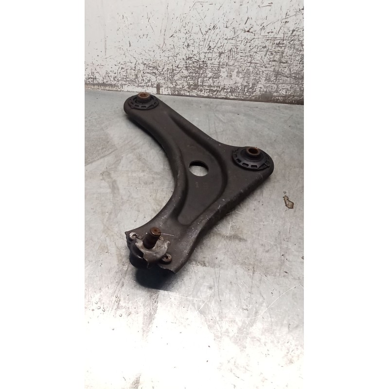 Recambio de brazo suspension inferior delantero derecho para peugeot 1007 (km_) 1.4 16v referencia OEM IAM   05
