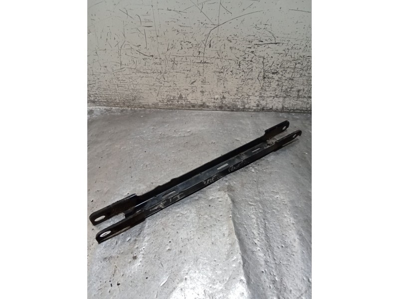 Recambio de brazo suspension inferior trasero izquierdo para volvo v70 ii (285) 2.4 referencia OEM IAM   POSTERIOR