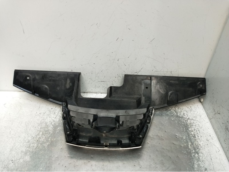 Recambio de rejilla delantera para nissan juke (f15) 1.6 dig-t referencia OEM IAM   2010