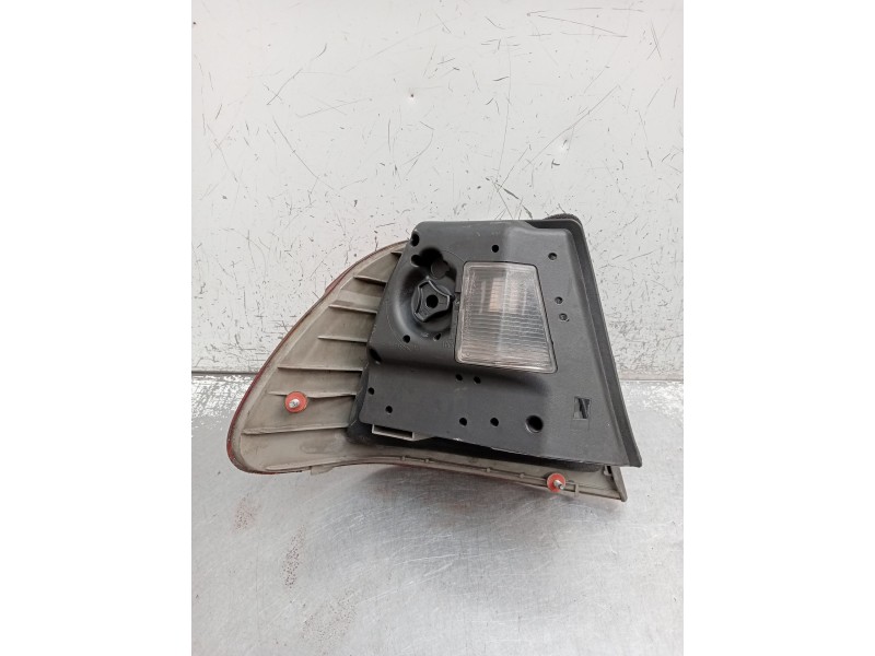 Recambio de piloto trasero derecho para bmw 3 (e46) 320 d referencia OEM IAM 6907934 388012 2001