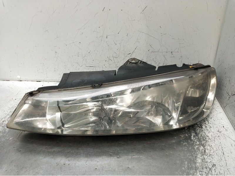 Recambio de faro izquierdo para peugeot 406 (8b) 2.0 16v referencia OEM IAM 0301175001  1999