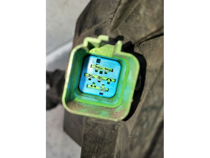 Recambio de faro derecho para ford ka (rb_) 1.3 i referencia OEM IAM 67724920  1996