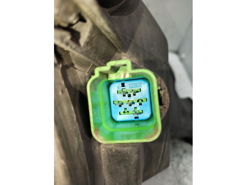 Recambio de faro izquierdo para ford ka (rb_) 1.3 i referencia OEM IAM 67724910  1996