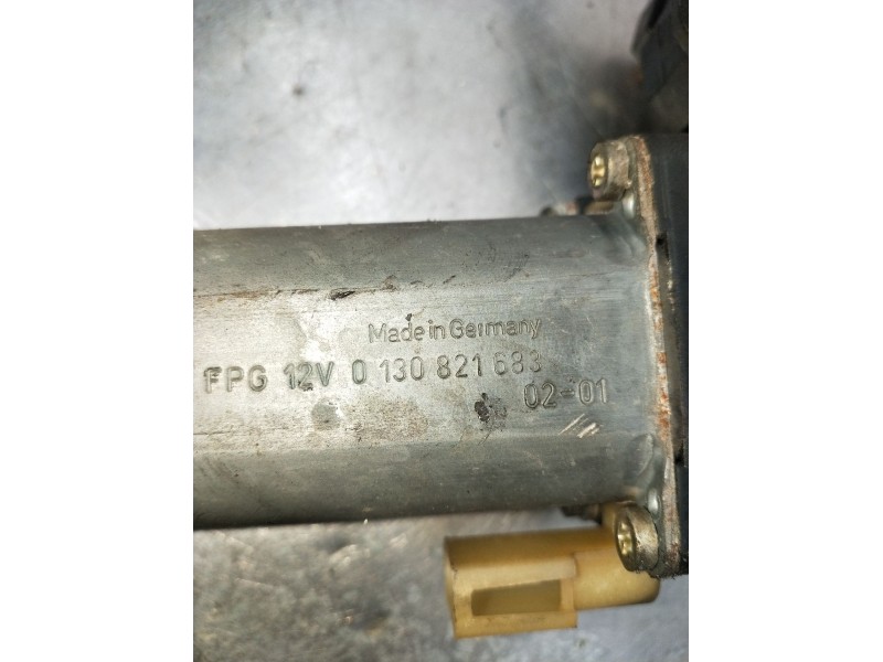 Recambio de elevalunas delantero derecho para ford ka (rb_) 1.3 i referencia OEM IAM 0130821683 3P 1996