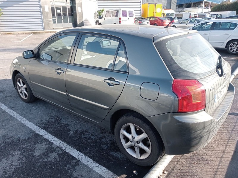toyota corolla (_e12_) del año 2003