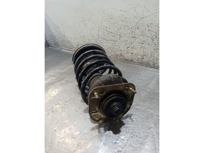 Recambio de amortiguador delantero izquierdo para volvo v70 ii (285) 2.4 referencia OEM IAM 8667250A 824904553 00