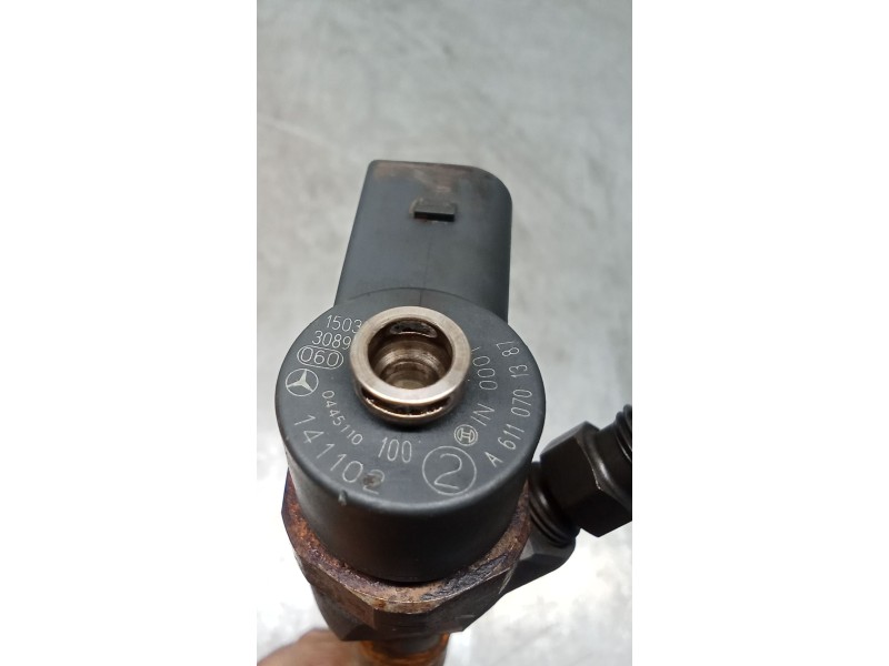 Recambio de inyector para mercedes-benz clase c (w203) c 270 cdi (203.016) referencia OEM IAM 0445110100 A6110701387 BOSCH
