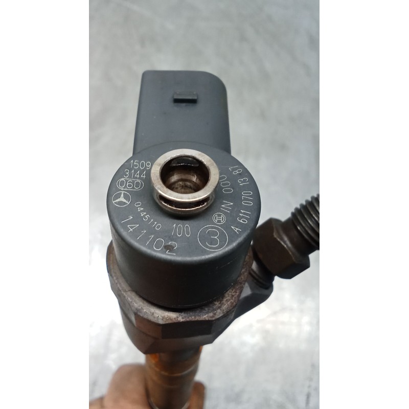 Recambio de inyector para mercedes-benz clase c (w203) c 270 cdi (203.016) referencia OEM IAM 0445110100 A6110701387 BOSCH