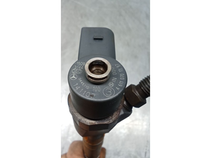 Recambio de inyector para mercedes-benz clase c (w203) c 270 cdi (203.016) referencia OEM IAM 0445110100 A6110701387 BOSCH