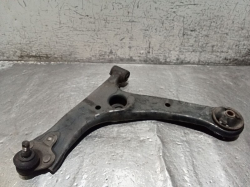 Recambio de brazo suspension inferior delantero izquierdo para toyota corolla (_e12_) 1.6 vvt-i (zze121_) referencia OEM IAM   