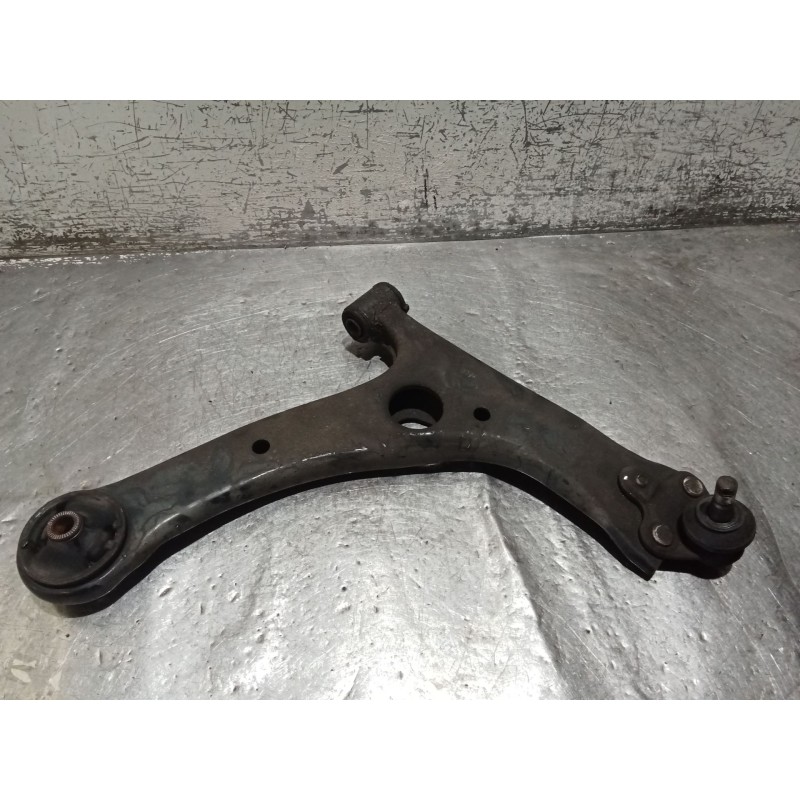 Recambio de brazo suspension inferior delantero derecho para toyota corolla (_e12_) 1.6 vvt-i (zze121_) referencia OEM IAM   