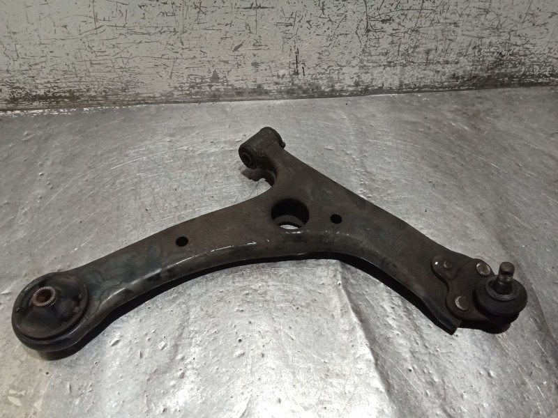 Recambio de brazo suspension inferior delantero derecho para toyota corolla (_e12_) 1.6 vvt-i (zze121_) referencia OEM IAM   