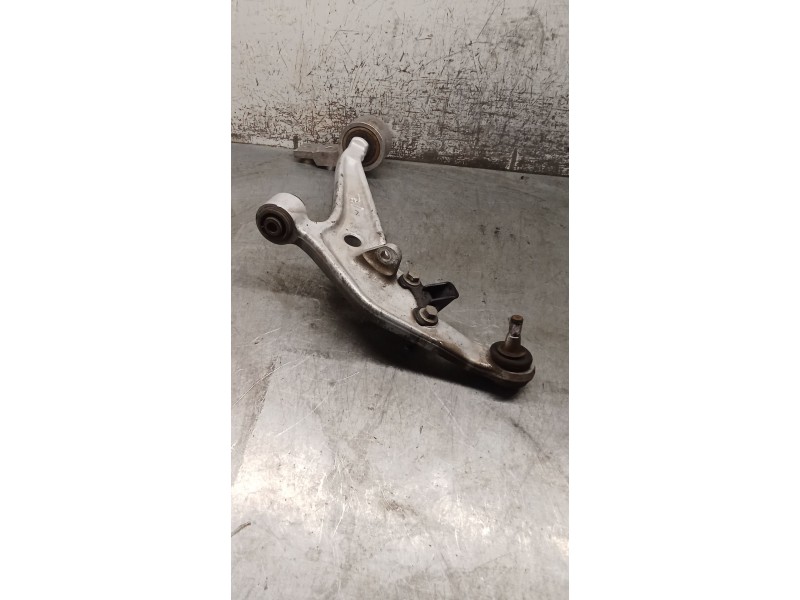 Recambio de brazo suspension inferior delantero izquierdo para nissan x-trail i (t30) 2.2 di 4x4 referencia OEM IAM   01