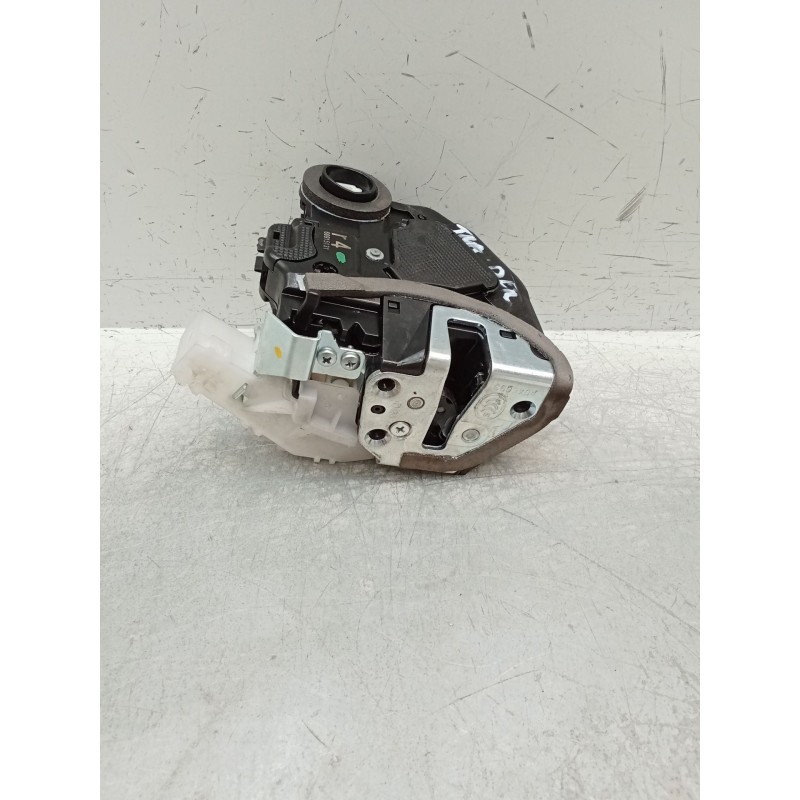 Recambio de motor cierre centralizado trasero derecho para toyota c-hr (_x1_) 1.8 hybrid (zyx10_, zyx11_) referencia OEM IAM A04