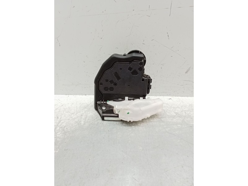 Recambio de motor cierre centralizado trasero derecho para toyota c-hr (_x1_) 1.8 hybrid (zyx10_, zyx11_) referencia OEM IAM A04