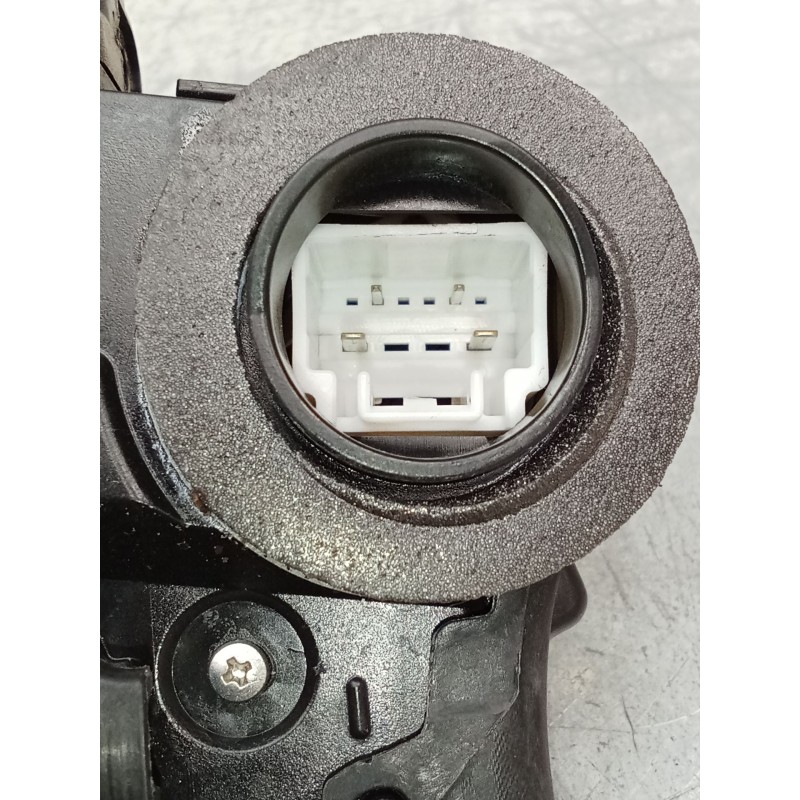 Recambio de motor cierre centralizado trasero derecho para toyota c-hr (_x1_) 1.8 hybrid (zyx10_, zyx11_) referencia OEM IAM A04